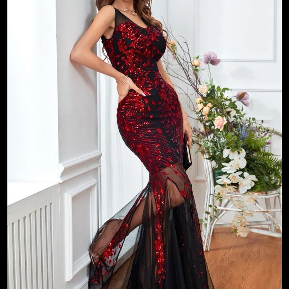 Luxurious sequins embroidered mesh evening party formal gown dress - Picture 4 of 11